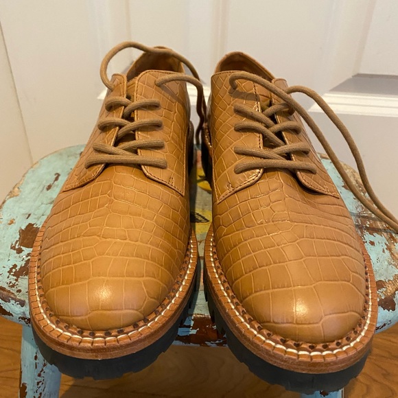 Vince Croc Camilla Lug Brogue Leather Camel Loafers in size 6 - Picture 7 of 16